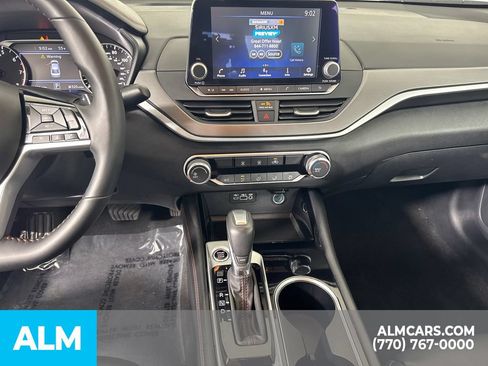 Used 2025 Nissan Altima 2.5 SR FWD image 33
