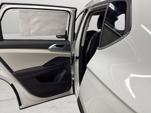 New 2026 Volkswagen Taos SE AWD/4WD image 30