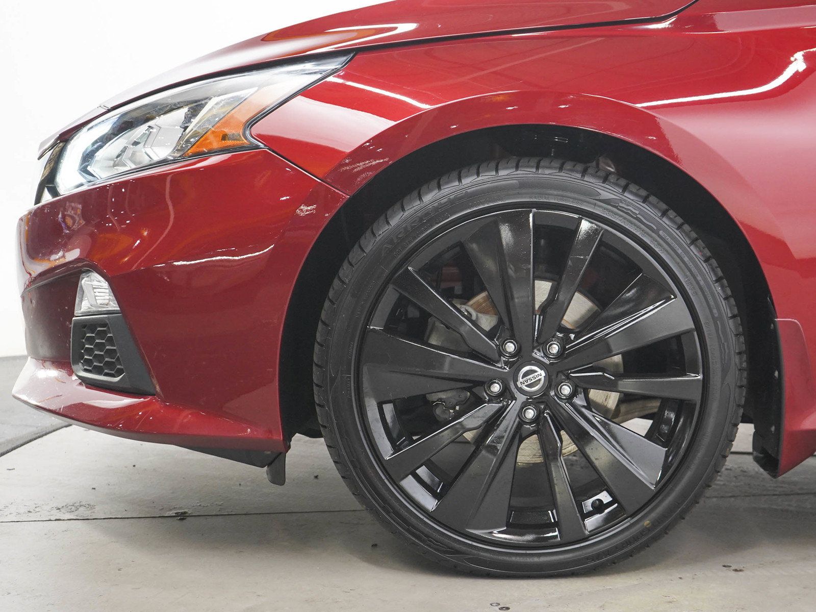 Used 2020 Nissan Altima 2.5 SR AWD/4WD image 29