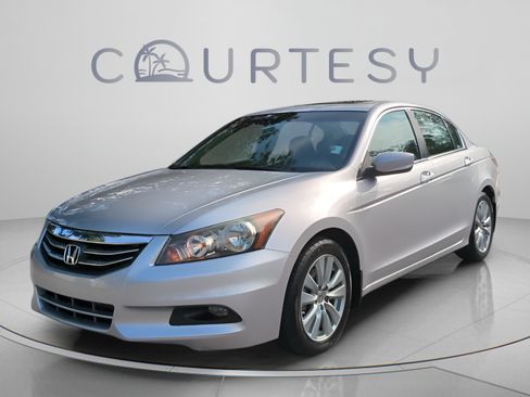 Used 2011 Honda Accord EX image 2