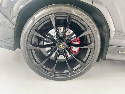 Used 2024 Lamborghini Urus S AWD/4WD image 32