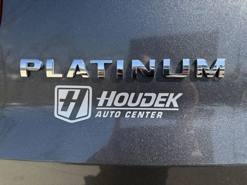 Used 2016 Ford Explorer Platinum image 30