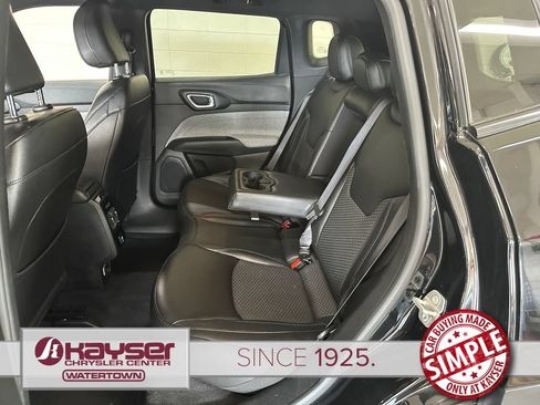 Used 2024 Jeep Compass Latitude AWD/4WD image 35