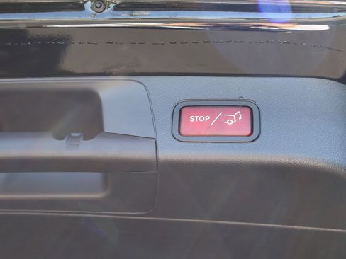 Certified 2026 Mercedes-Benz GLB 250 4MATIC image 24