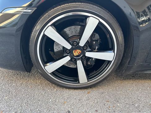 Used 2021 Porsche 911 Targa 4S Heritage Design image 21