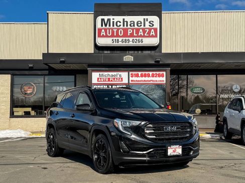 Used 2019 GMC Terrain SLE w/ Driver Convenience Package image 2