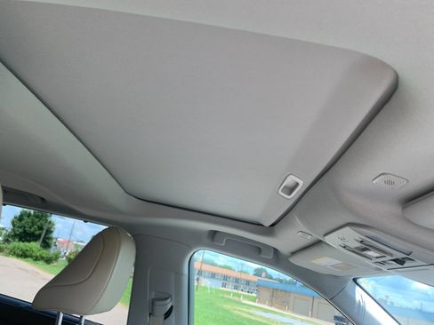 Used 2023 Toyota Highlander XLE FWD image 20