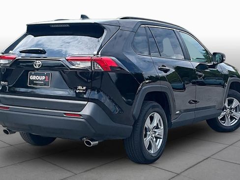 Used 2025 Toyota RAV4 XLE AWD/4WD image 13