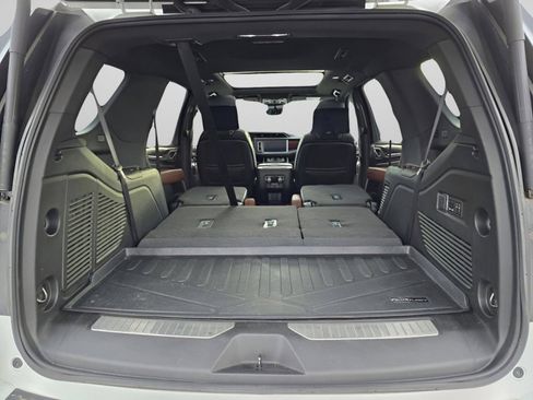 Used 2023 GMC Yukon Denali Ultimate image 32