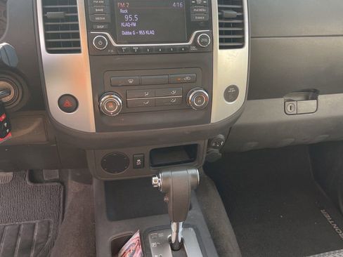 Used 2017 Nissan Frontier SV image 17