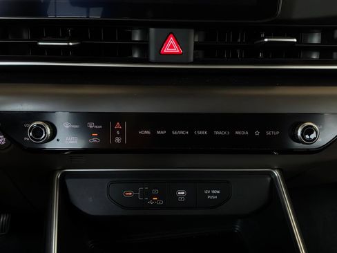 Used 2026 Kia Carnival FWD image 30