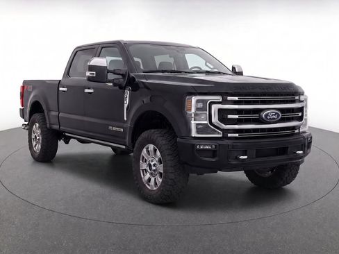 Used 2020 Ford F250 Platinum w/ FX4 Off-Road Package AWD/4WD image 2