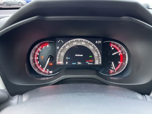 Used 2025 Toyota RAV4 XLE image 9