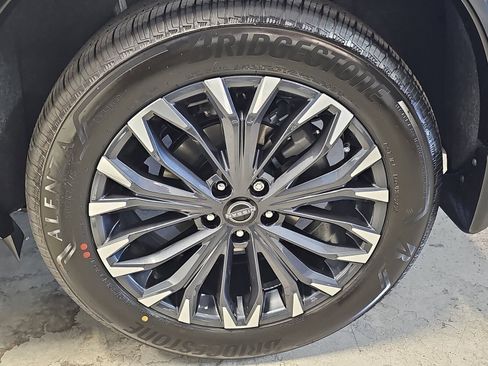 New 2026 Nissan Rogue Platinum image 13