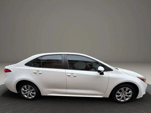 Used 2022 Toyota Corolla LE FWD image 4