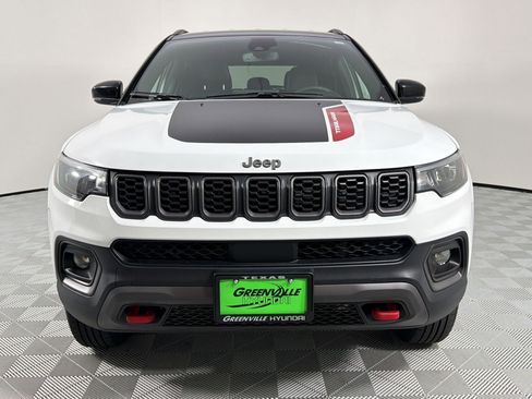 Used 2024 Jeep Compass Trailhawk AWD/4WD image 6