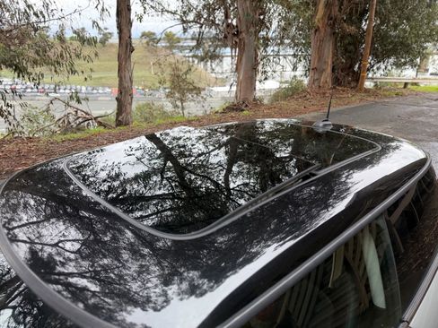 Used 2018 MINI Cooper 2-Door Hardtop image 24