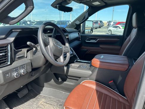 Used 2025 GMC Sierra 2500 Denali Ultimate image 17