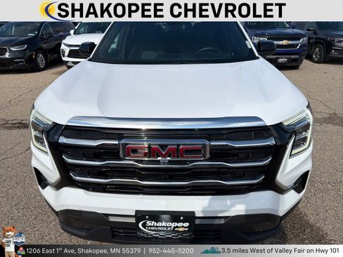 Used 2025 GMC Terrain Elevation AWD/4WD image 2