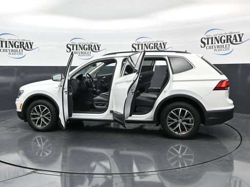Used 2020 Volkswagen Tiguan SE AWD/4WD image 37