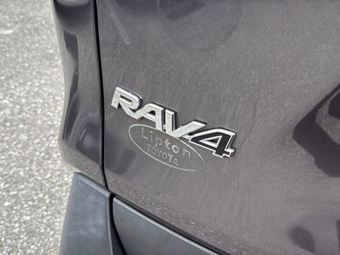 Used 2020 Toyota RAV4 XLE w/ Convenience Package AWD/4WD image 7