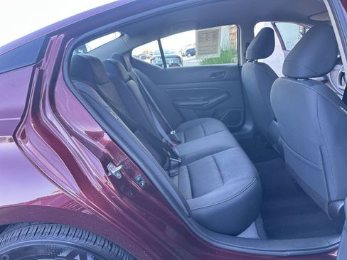 Used 2025 Nissan Altima 2.5 SV image 39