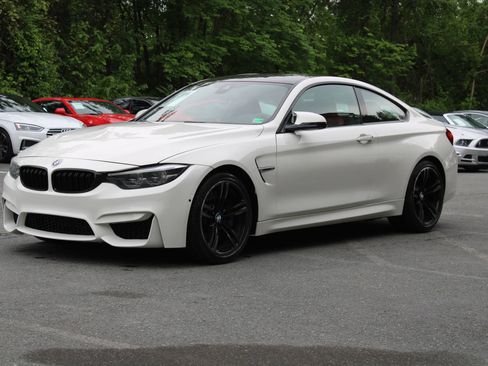 Used 2018 BMW M4 Coupe RWD image 3