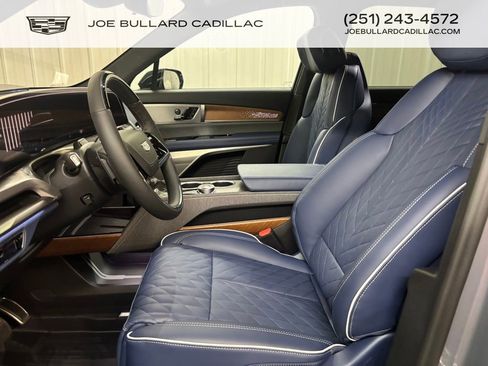 New 2026 Cadillac Vistiq Premium Luxury w/ LPO, Floor Liner Package image 6