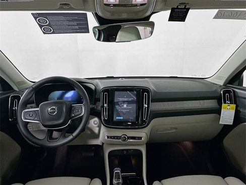 Used 2025 Volvo XC40 B5 Plus w/ Protection Package Premier image 3