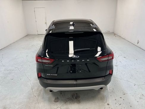 Used 2025 Ford Escape Active w/ Cold Weather Package image 3