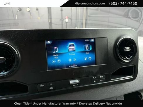 Used 2024 Mercedes-Benz Sprinter 2500 image 27