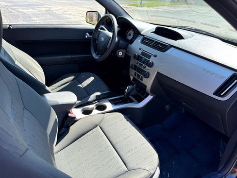 Used 2009 Ford Focus SE image 27