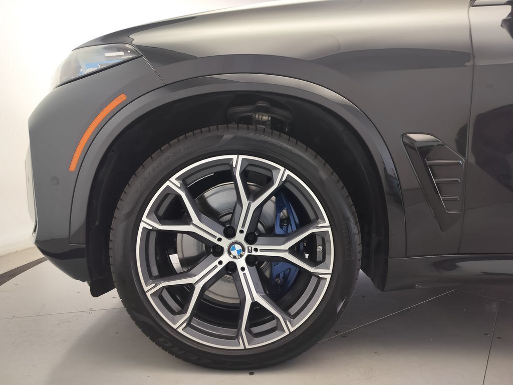Certified 2026 BMW X5 M60i AWD/4WD image 5