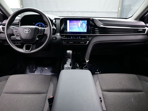 Used 2025 Toyota Camry LE image 16