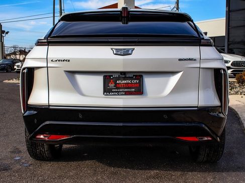 Used 2024 Cadillac Lyriq Tech image 5
