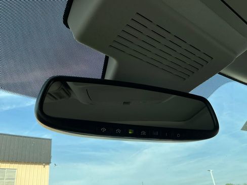 Used 2020 Nissan Armada SL w/ Premium Package image 21