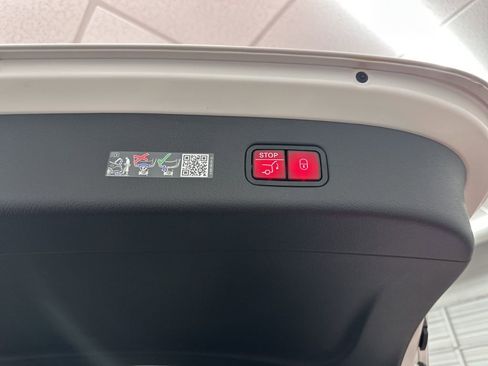 New 2026 Mercedes-Benz GLC 300 image 25