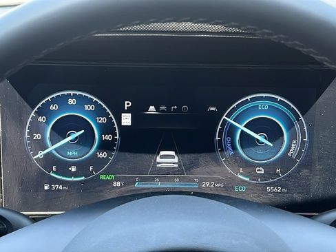 Used 2025 Hyundai Elantra SEL FWD image 21