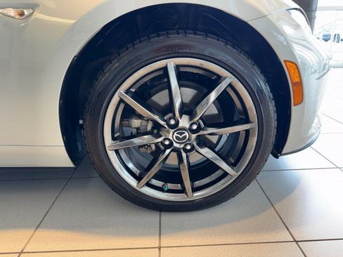 Used 2019 MAZDA MX-5 Miata Grand Touring RWD image 8