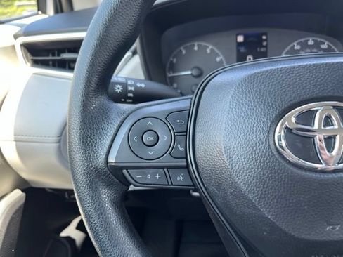 Used 2025 Toyota Corolla Cross L FWD image 21