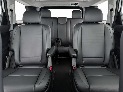 New 2026 Hyundai Palisade Limited FWD image 16