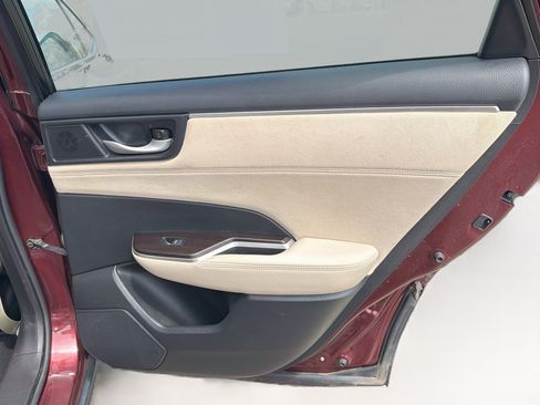 Used 2018 Honda Clarity Touring image 30