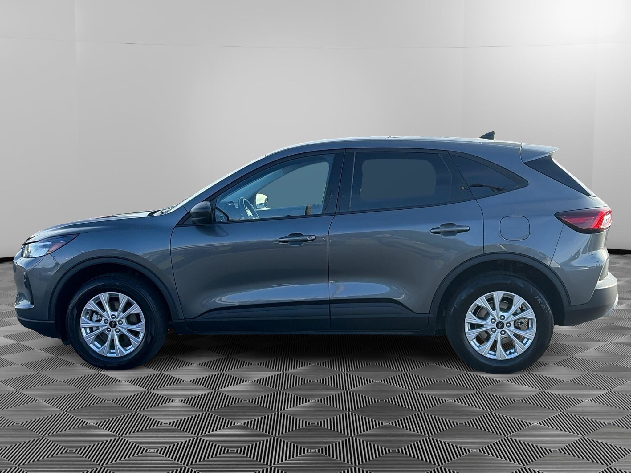Used 2025 Ford Escape Active AWD/4WD image 4
