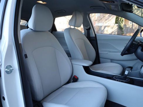 Used 2025 Hyundai Kona SEL image 23