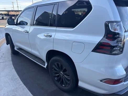 Certified 2023 Lexus GX 460 Premium w/ Accessory Package image 3