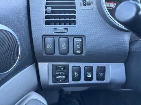 Used 2014 Toyota Tacoma 4x4 Double Cab w/ TRD Off-Road Package image 16
