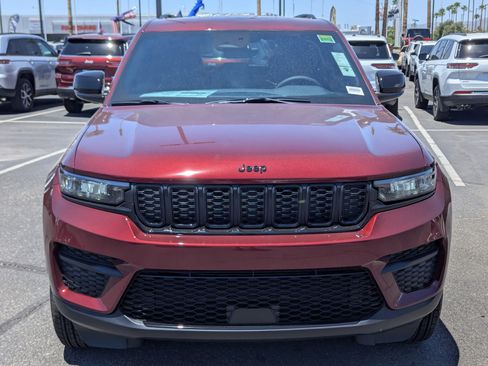 New 2025 Jeep Grand Cherokee Altitude image 6