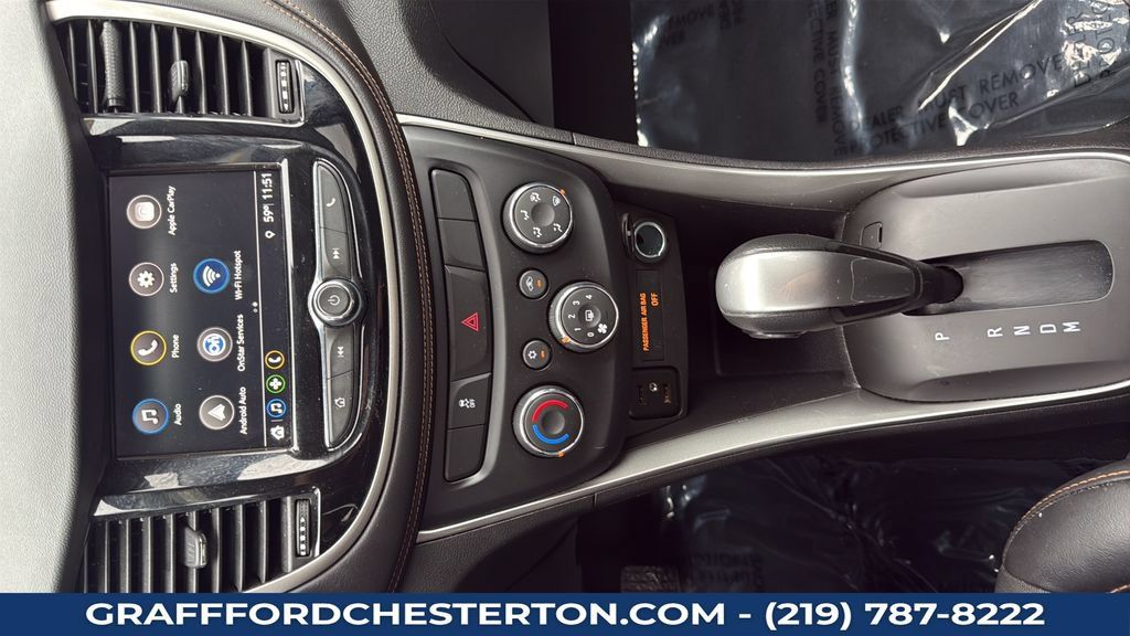 Used 2018 Chevrolet Trax LT w/ LT Convenience Package AWD/4WD image 18