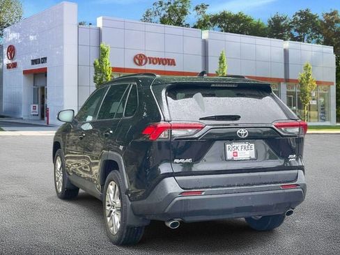 Certified 2021 Toyota RAV4 XLE Premium AWD/4WD image 8