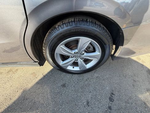 Used 2019 Honda Odyssey EX image 8